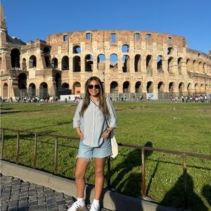 Meet your Posher, Juana